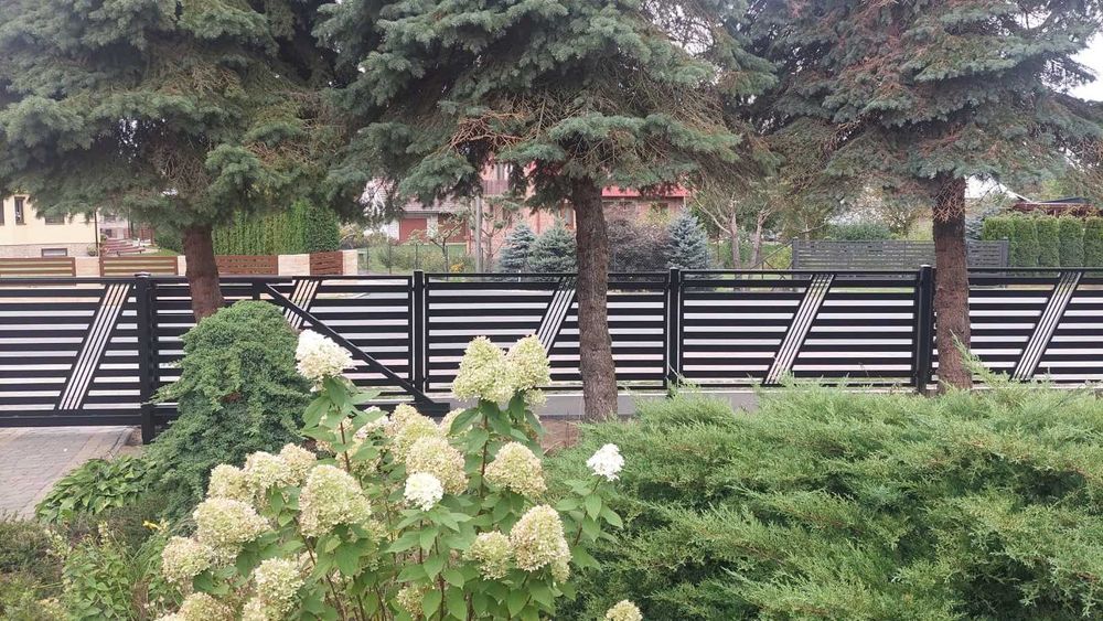 Nowoczesne ogrodzenia aluminiowe grzebieniowe panelowe cięte laserowo