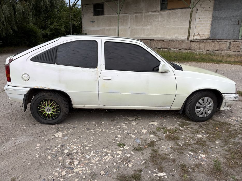 Продам опель кадет на ходу