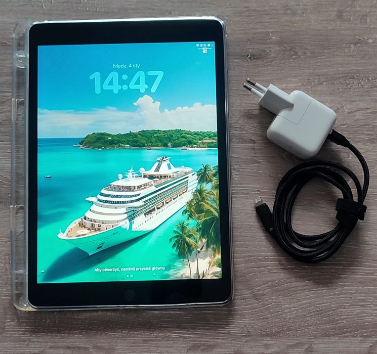 iPad 9 gen.WiFi/LTE 64GB, bat. 96%, IOS 26.2