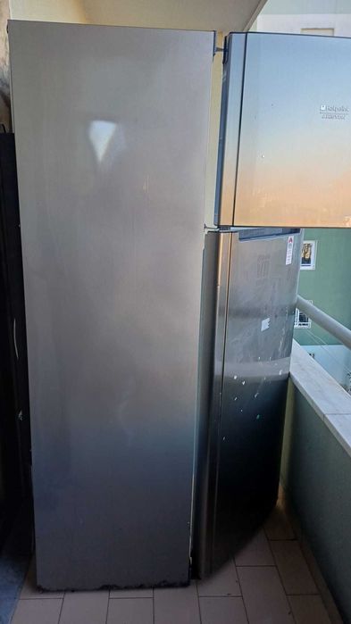 Frigorífico usado em funcionamento