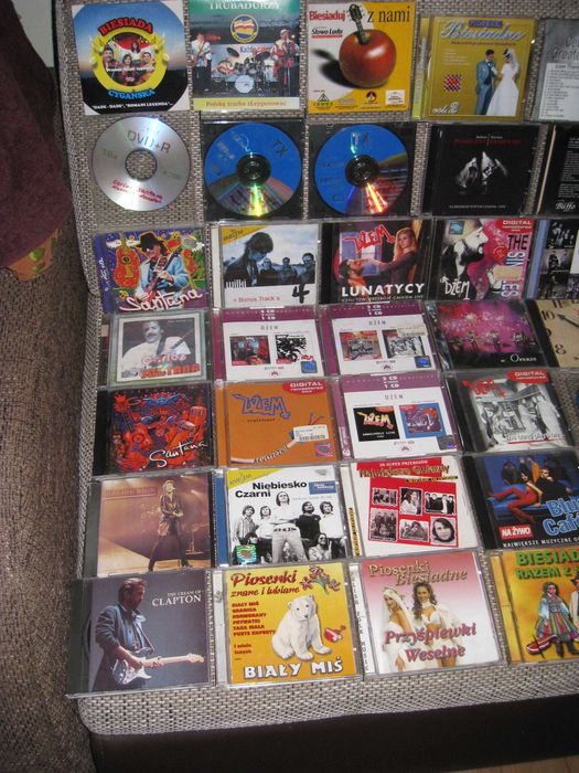 płyty CD   71 szt   w tym Santana ,Clapton  patrz specyfikacja