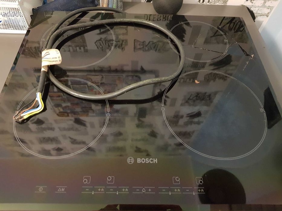 Płyta indukcyjna Bosch PIE651T01E  na części  - sprawna pęknięta