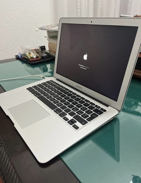 MacBook Air 13” (2017) — Excelente Estado | Pronto a Usar