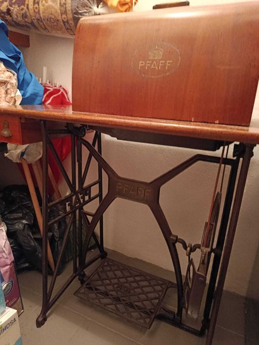 Maquina de costura antiga - PFAFF 30