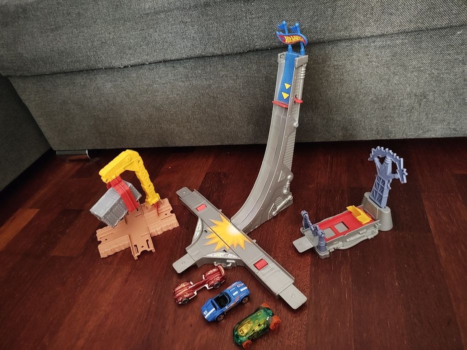 Hot Wheels HW track Builder 3 zestawy + 3 auta