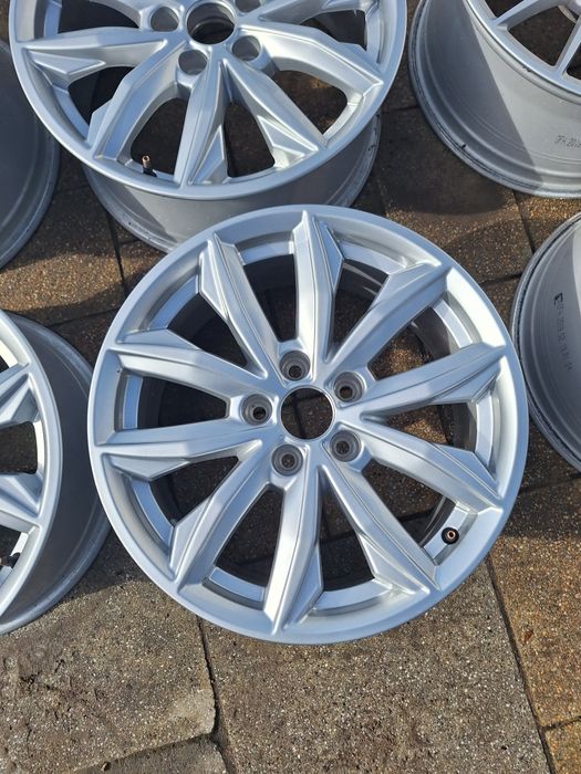 Alufelgi Audi Q5 A4 B8 b9 17 cali