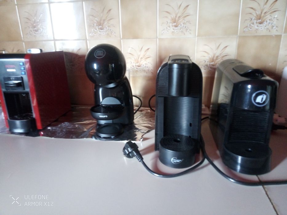 Várias máquinas de café