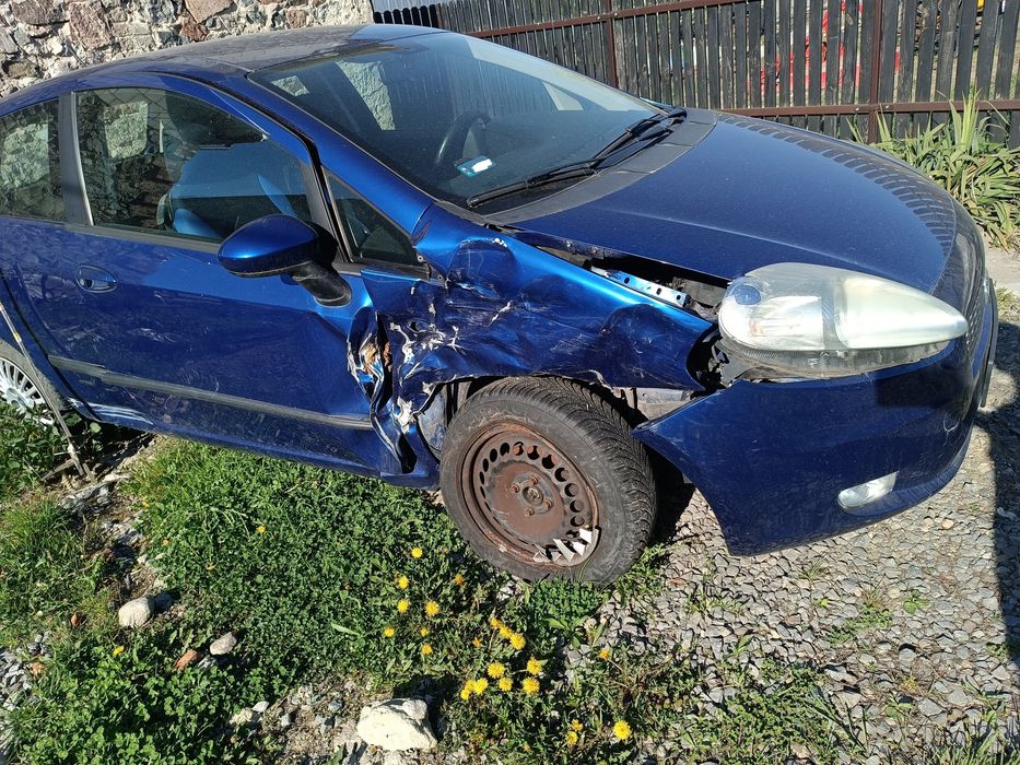 Fiat Grande Punto 1.2 benzyna 2005r. uszkodzony po kolizji / na części