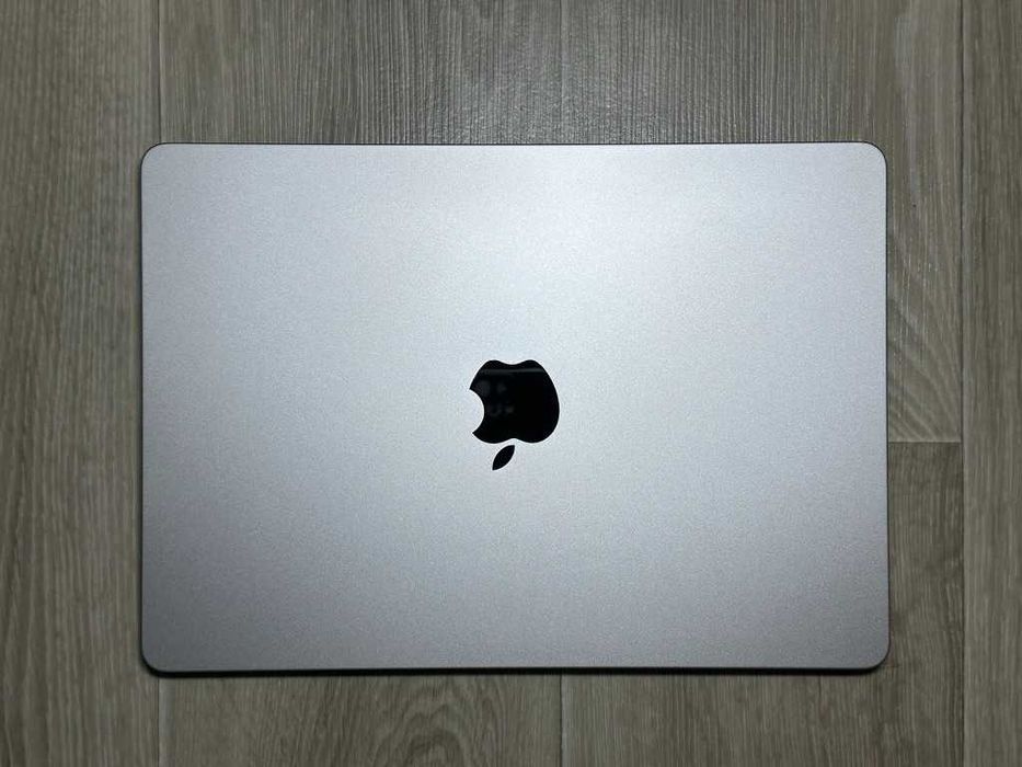 MacBook Air m4, 13", 16/256, starlight