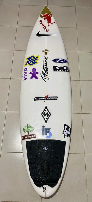 Prancha T.Parttesson feita para campeão mundial Ítalo ferreira