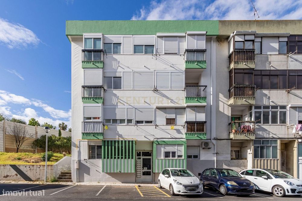 Apartamento T2 remodelado em Sacavém — Sacavém E Prior Velho, Lisboa