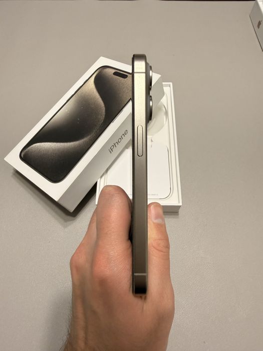 iPhone 15 Pro 256 GB Natural Titanium