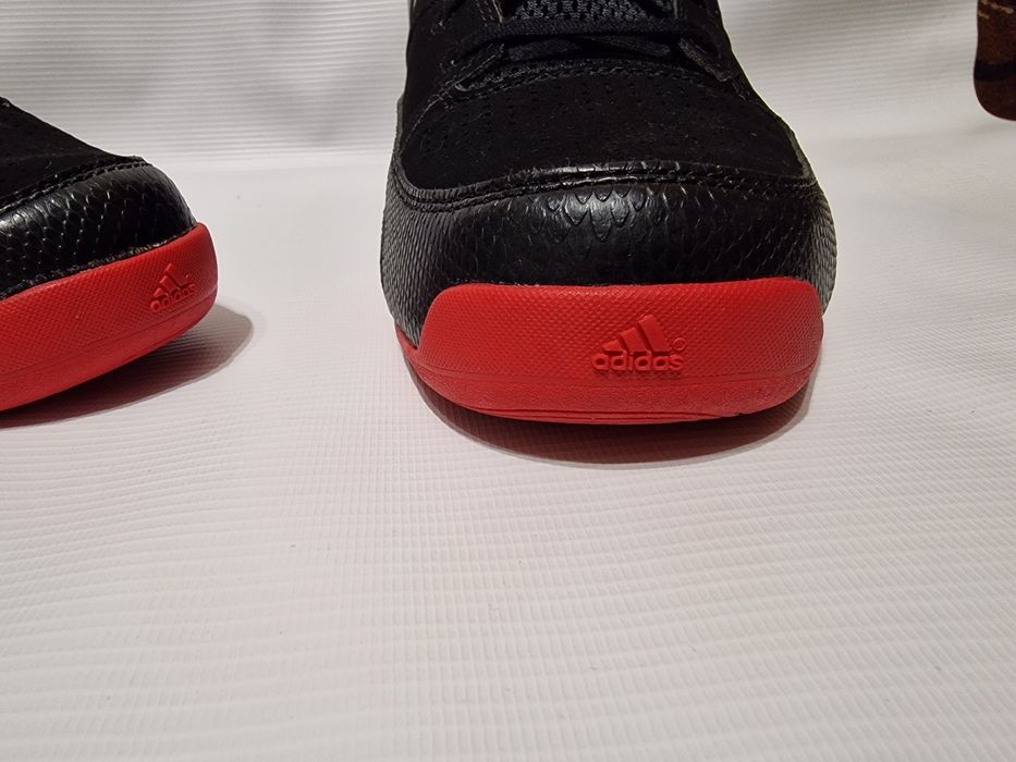 Adidas красовки 28 см длина  стельки