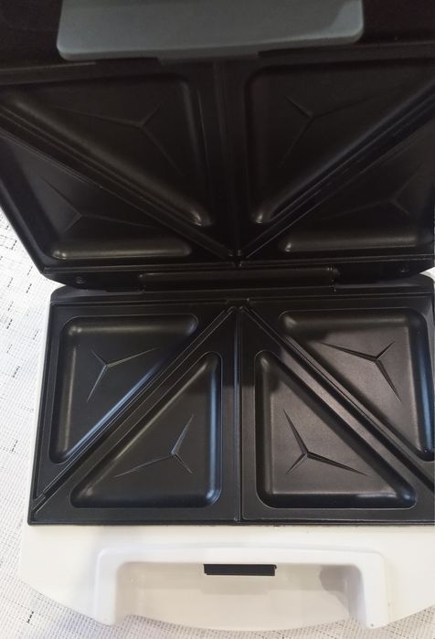 Бутербродница (сендвичница)