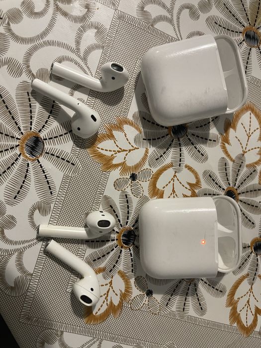 Apple AirPods навушники