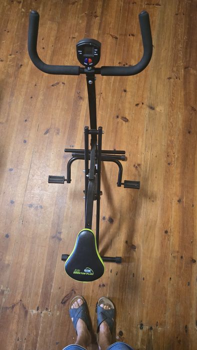 Bicicleta para exercícios físicos