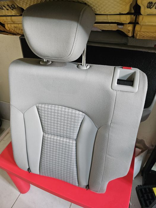 Bancos Audi A1 Cinzentos