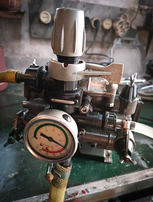 Bomba / motor electrico de diafragma para líquidos
