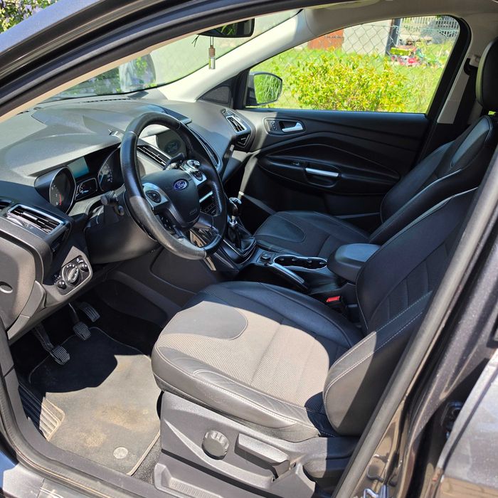 Auto Ford Kuga 2016R.