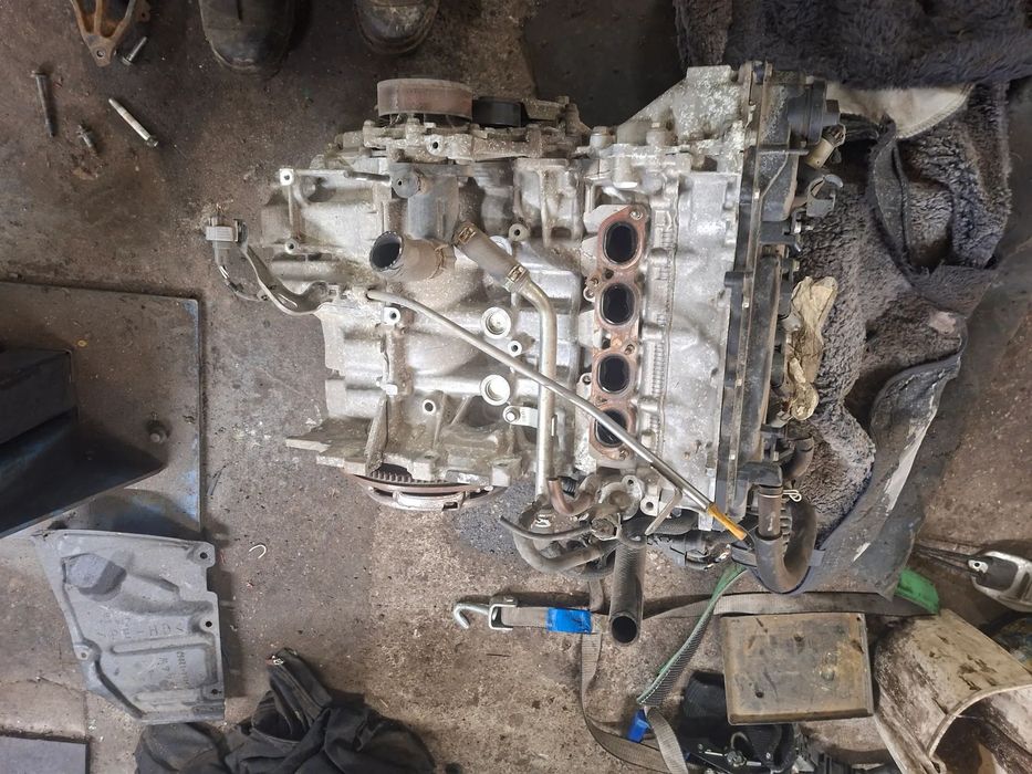 toyota corolla e15 silnik 1np1.3 1.4 benzyna 6 biegów 89000km