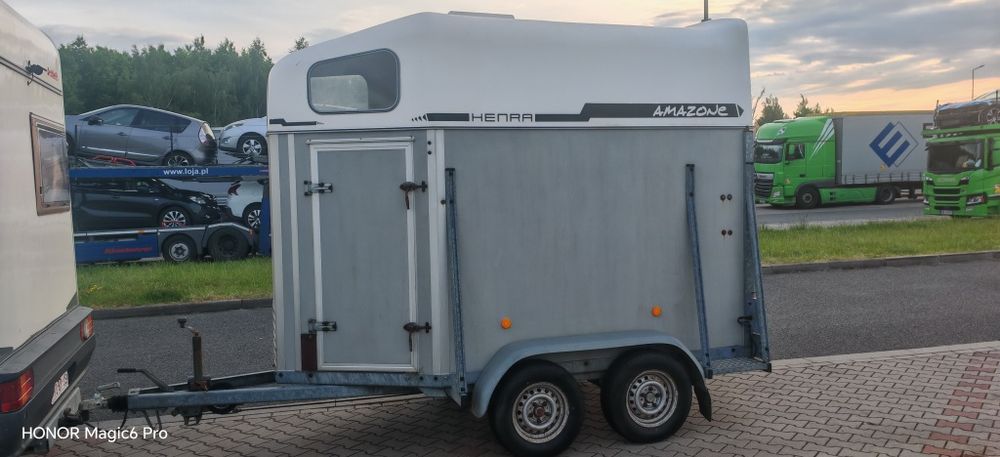 Przyczepa do przewozu koni 1350 dmc 2004r sprawna bucmanka
