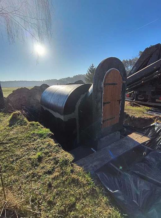 Betonowa piwniczka ogrodowa bunkier ziemianka spiżarka piwnica, schron
