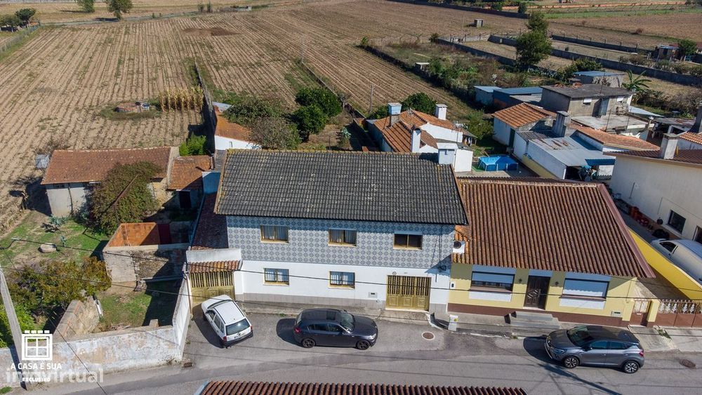 Excelente moradia T3 com terreno de 2.979 m2 em Avanca - Exclusivo