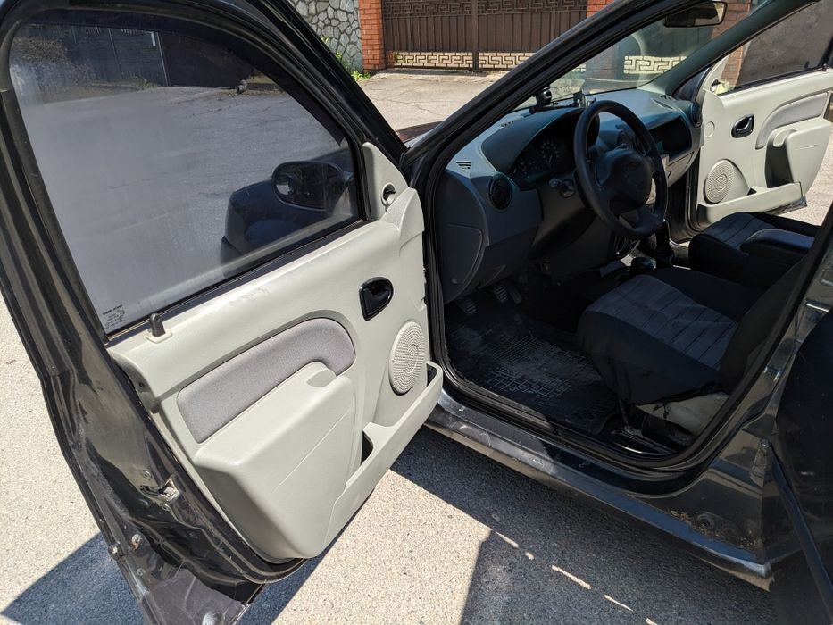 Продам Dacia Logan 1,4 газ/бенз