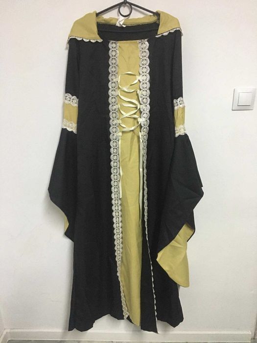 Suknia średniowieczna