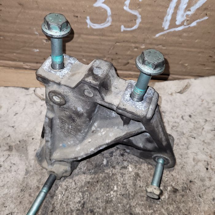 Łapa mocowanie skrzyni biegów vw golf IV Audi A3 8L seat skoda 1.9TDI