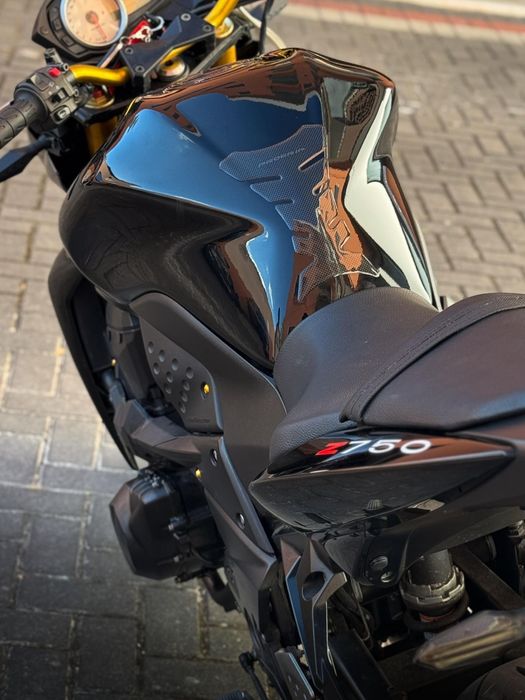 Kawasaki Z750 //