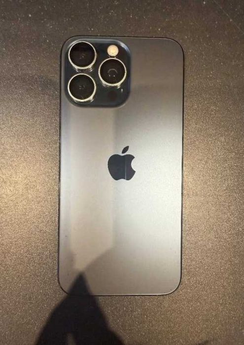 iPhone 15 pro usado
