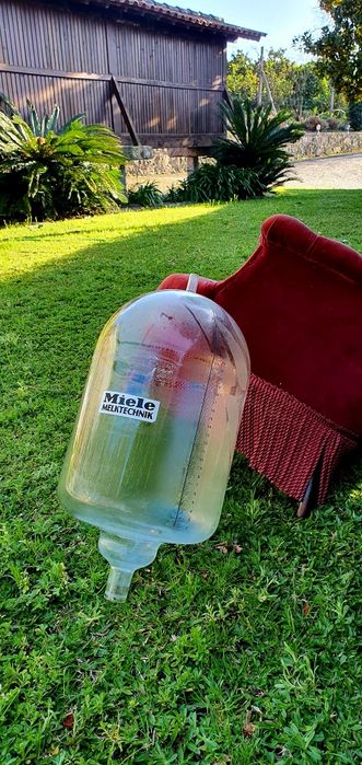 Vasos de leite para ordenha, usados em excelente estado de conservação