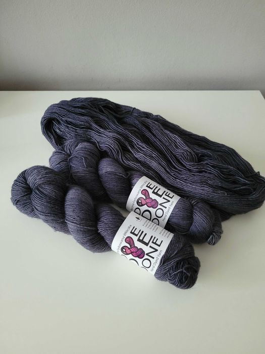 DyeDyeDone włóczka Single Merino 300g wełna ręcznie farbowana nowa