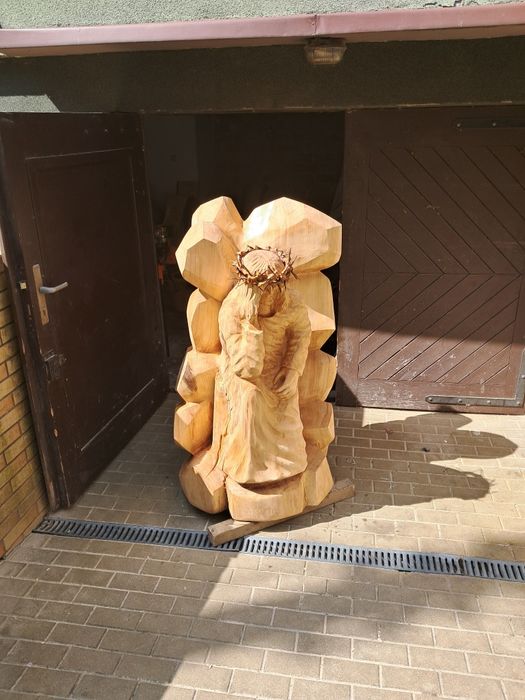 Jezus Frasobliwy rzeźba z drewna