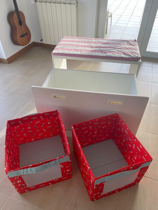 Bau/banco IKEA com arrumação