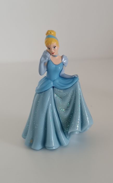 Figurka kolekcjonerska Kinder księżniczka  Kopciuszek 5 cm