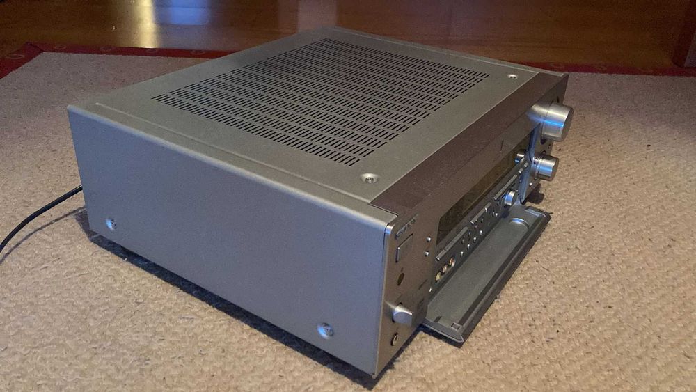 Sony Amplifier with Remote Control64729611975683121