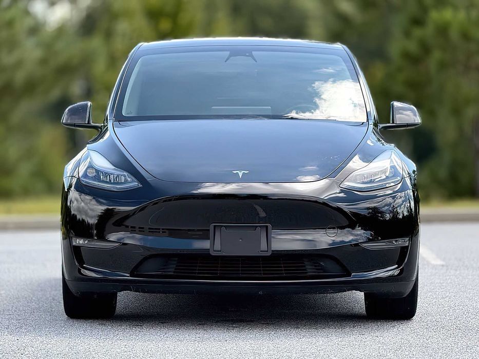 Tesla Model Y Long Range      2023