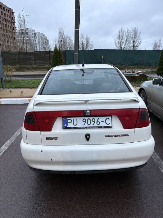 Seat cordoba 1999 1.4 Бензин