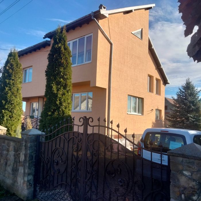 Ідеальний особняк на в'їзді в Підпечари