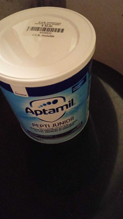 vendo latas  de leite para bebe.aptamil petit junior