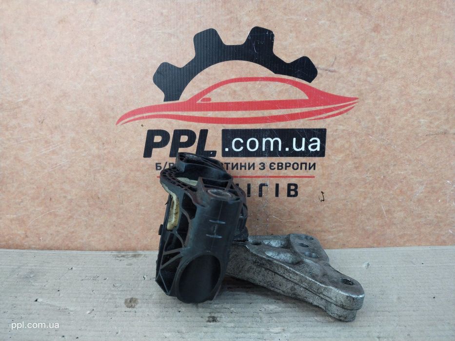 Peugeot 208 12-19 1.2 VTI С3 Подушка двигателя опора лапа 9675780580
