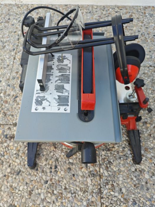 Serra Einhell TH-MS 2112T - meia esquadria com mesa superior