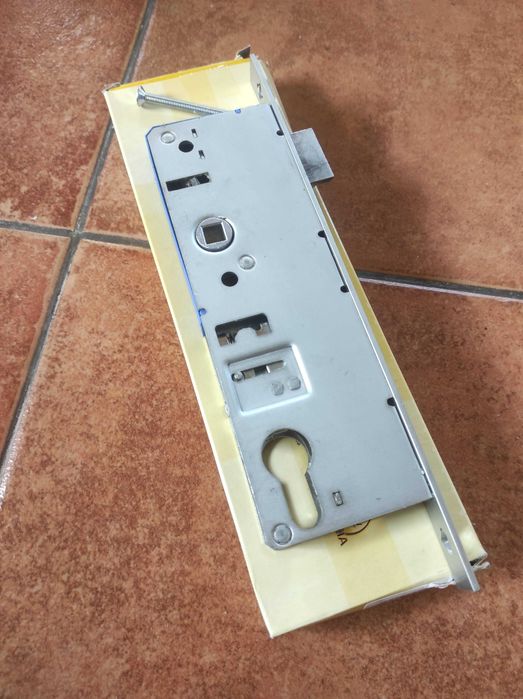 ZAMEK DRZWIOWY 45/92/240/16/8 na wkład EUROPORTAL prawy/lewy