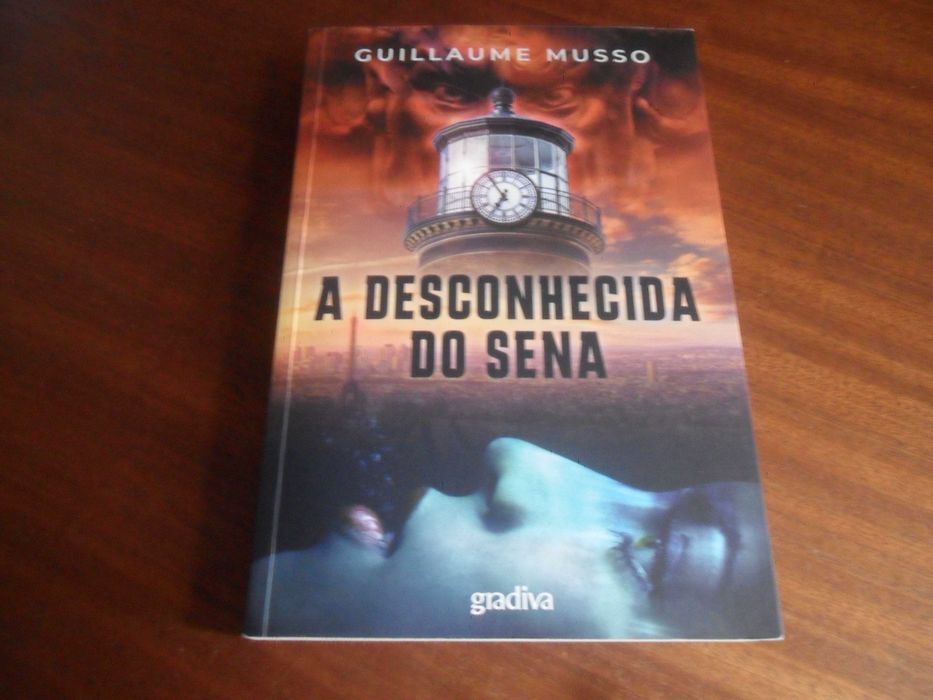 "A Desconhecida do Sena" de Guillaume Musso - 1ª Edição de 2022
