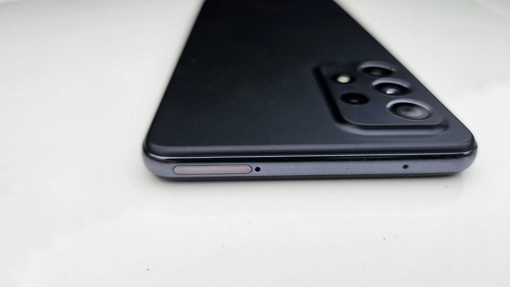 Samsung Galaxy A72 офіційний