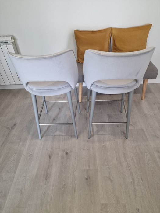 2 bancos altos para ilha