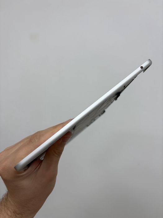 MacBook Air 13,6” A2681 M2 (2022) Топ Кейс / Top Case Silver