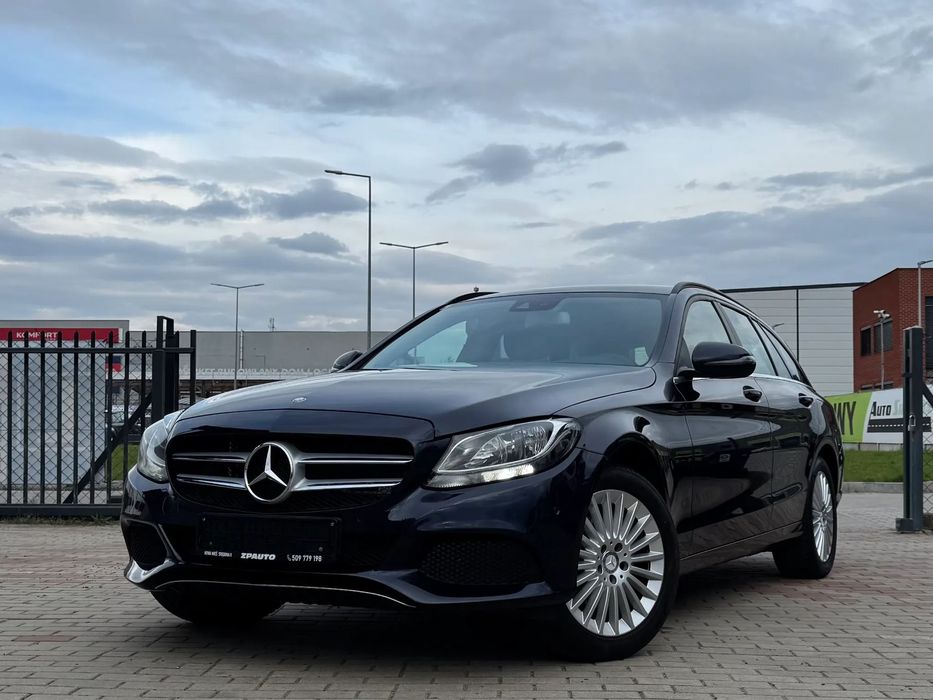 Mercedes-Benz Klasa C Niski przebieg, Zadbany, Elektryczna Klapa Hak Gotowy Do Rejestracji!